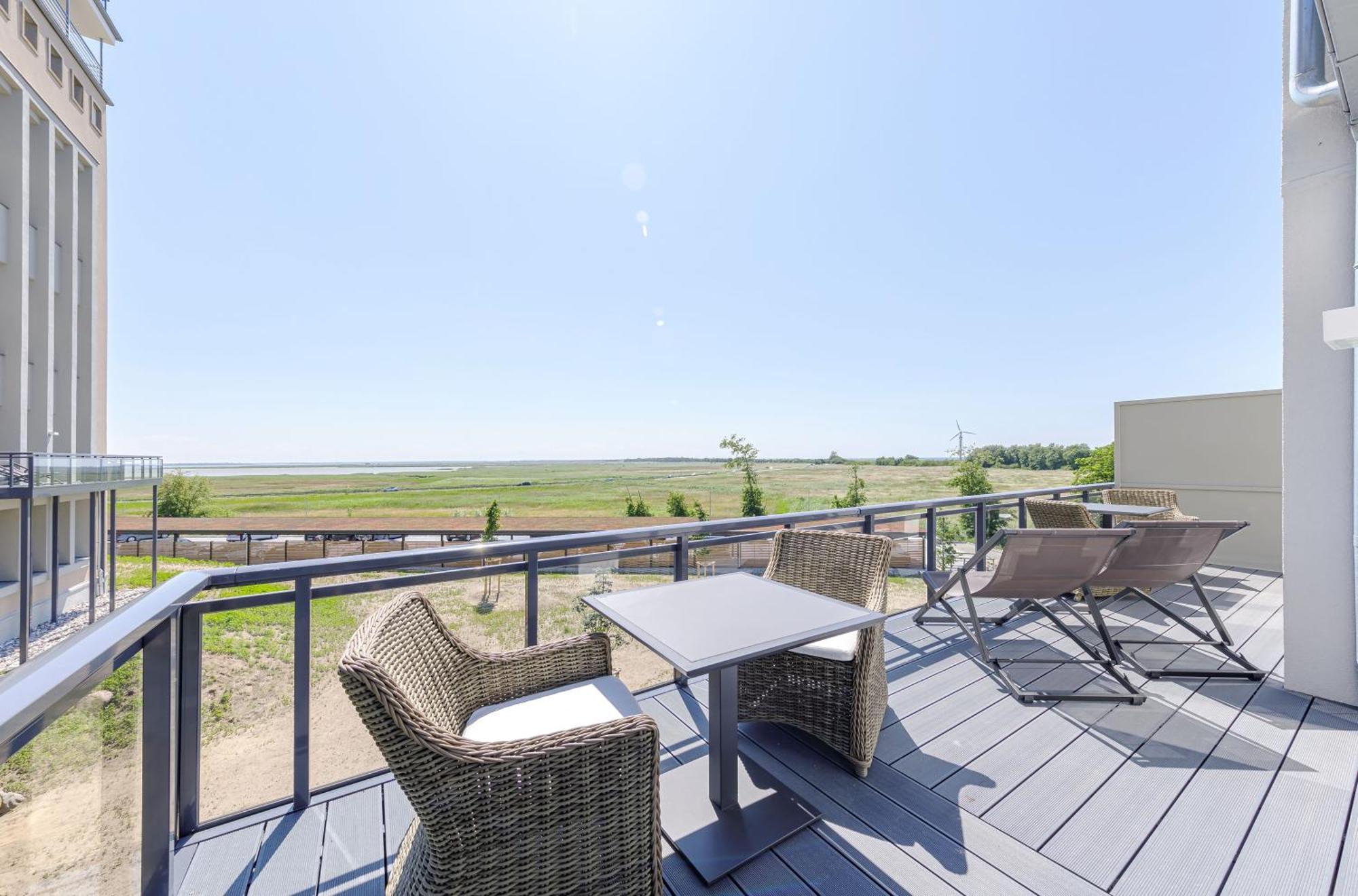 Zwei Wasser - Strandhaus Alte Seefahrtschule Lejlighedshotel Wustrow  Eksteriør billede