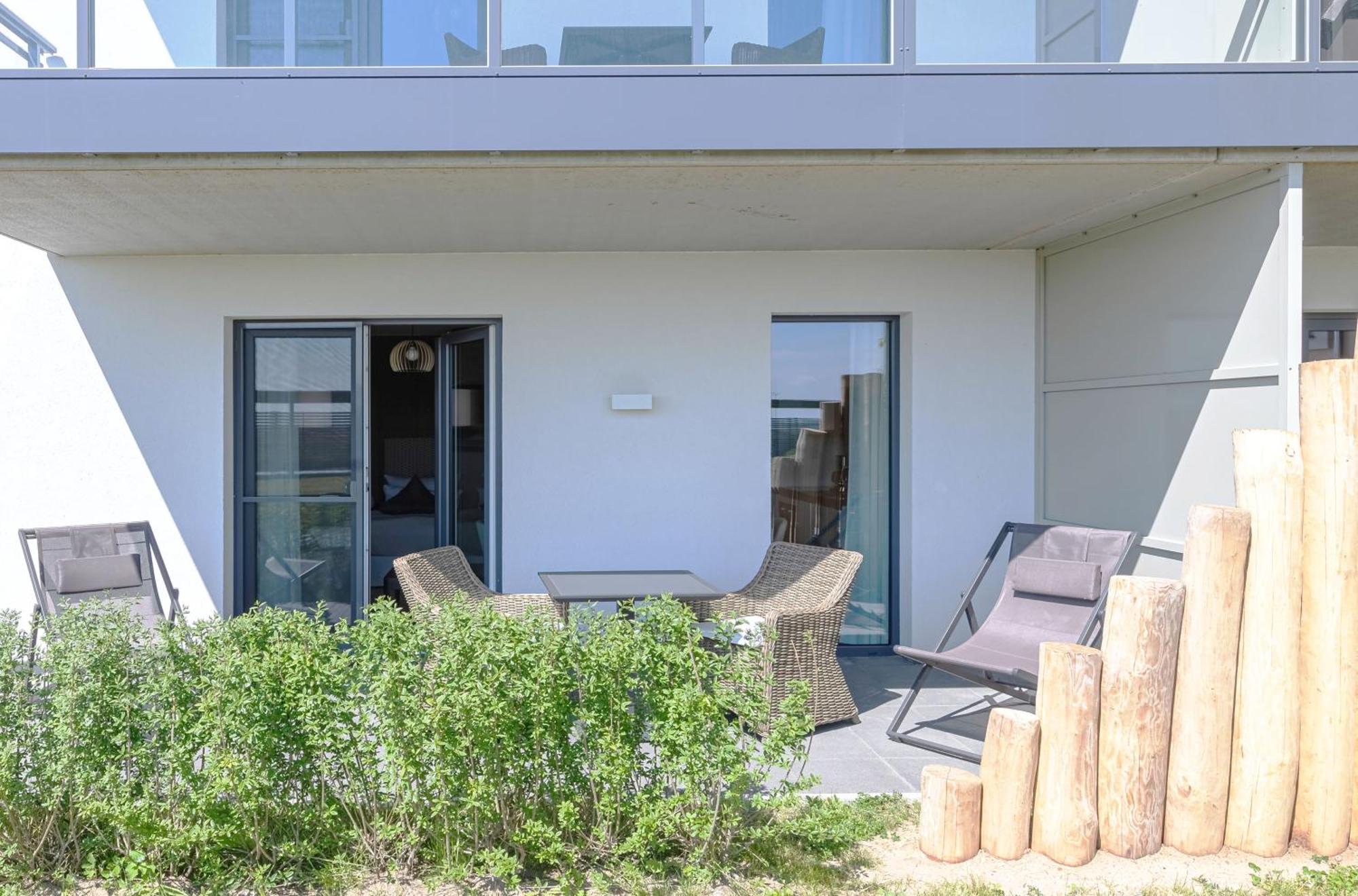 Zwei Wasser - Strandhaus Alte Seefahrtschule Lejlighedshotel Wustrow  Eksteriør billede