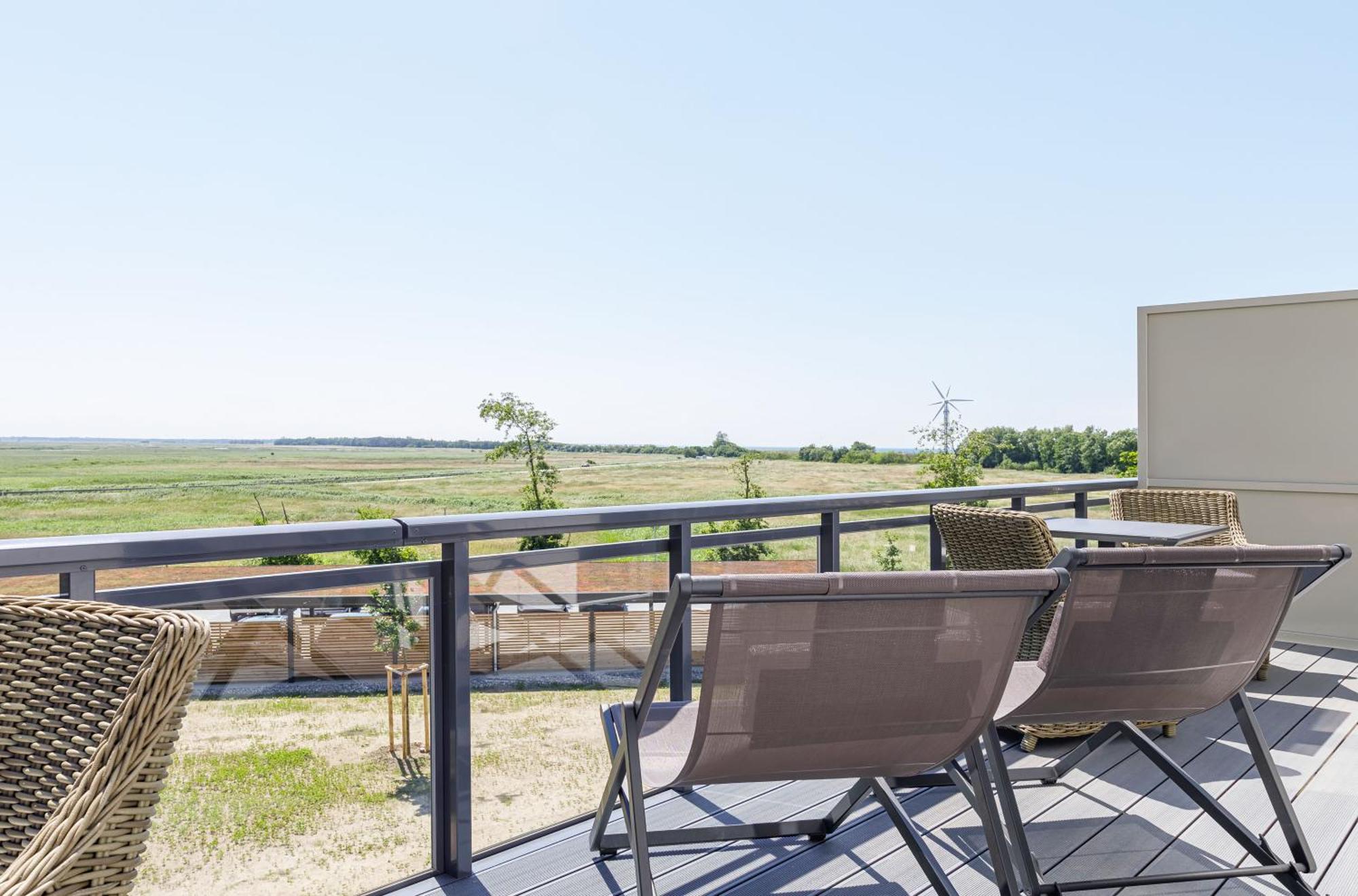 Zwei Wasser - Strandhaus Alte Seefahrtschule Lejlighedshotel Wustrow  Eksteriør billede